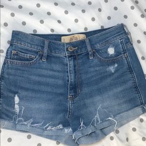 Hollister short short size 3 w26